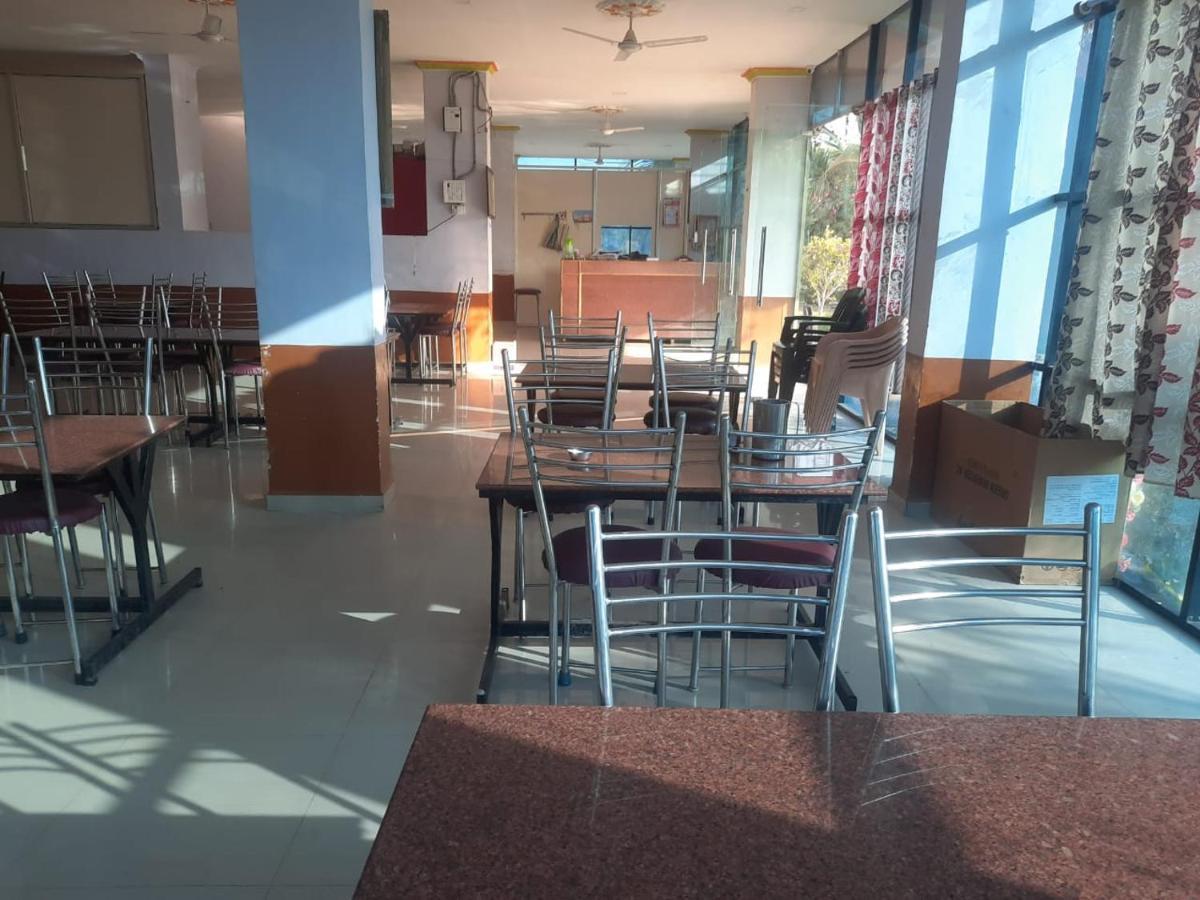 Hotel Nisarg Lodging And Restaurant Aurangābād Exterior foto